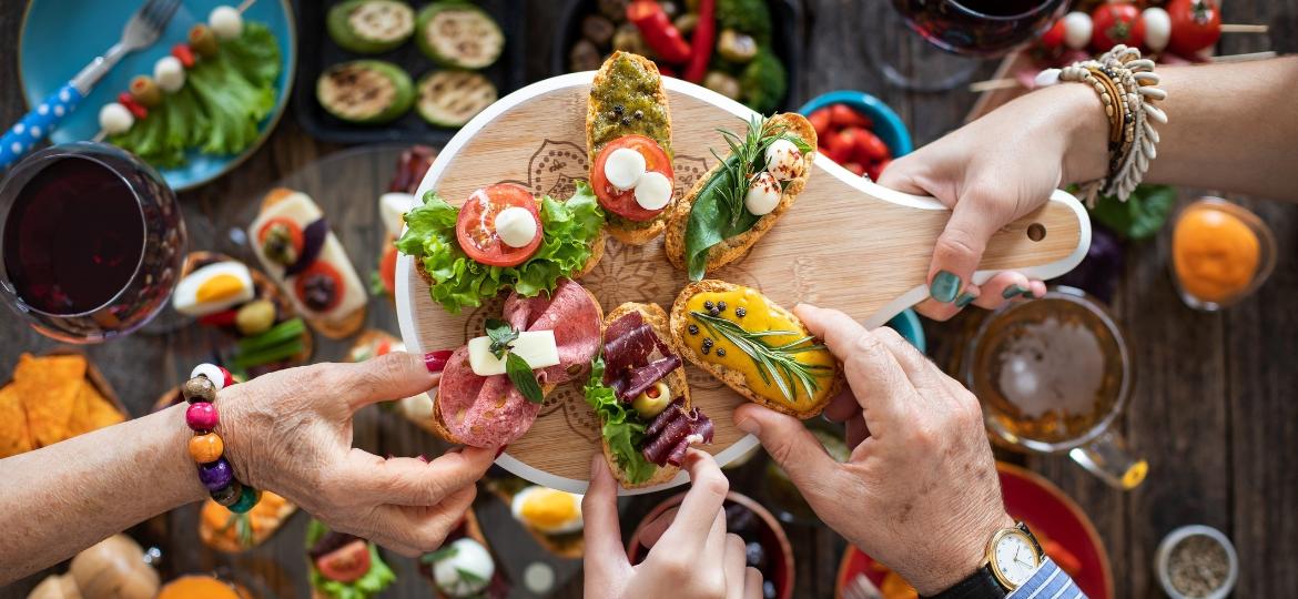 Tapas espanholas, aperitivo italiano ou botecagem brasileira? - Getty Images/iStockphoto