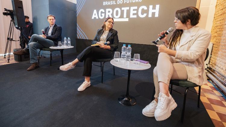 Guilherme Belardo, líder de desenvolvimento de negócios digitais da Bayer para América Latina, e Fernanda Spinardi, líder de Gestão de Soluções para Clientes na AWS, durante painel do evento "Brasil do Futuro - Agrotech", mediado pela jornalista Mariana Grilli Guilherme Belardo, líder de desenvolvimento de negócios digitais da Bayer para América Latina, e Fernanda Spinardi, líder de Gestão de Soluções para Clientes na AWS, durante painel do evento "Brasil do Futuro - Agrotech", mediado pela jornalista Mariana Grilli